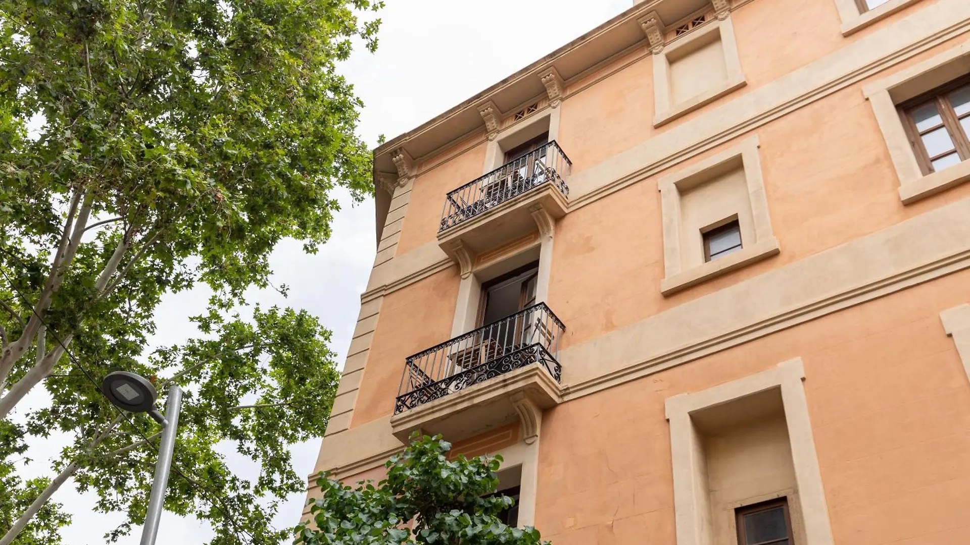 Deco Apartments Barcelona-Sants 0*, Barcelona Spain