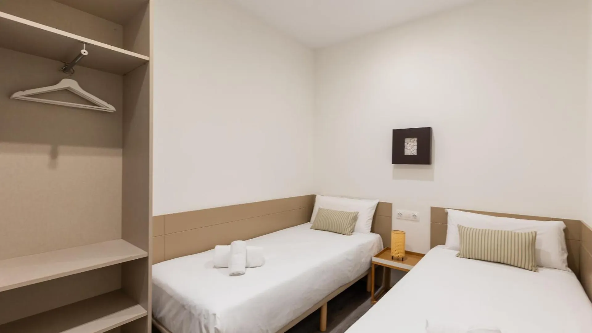 Deco Apartments Barcelona-Sants  Барселона
