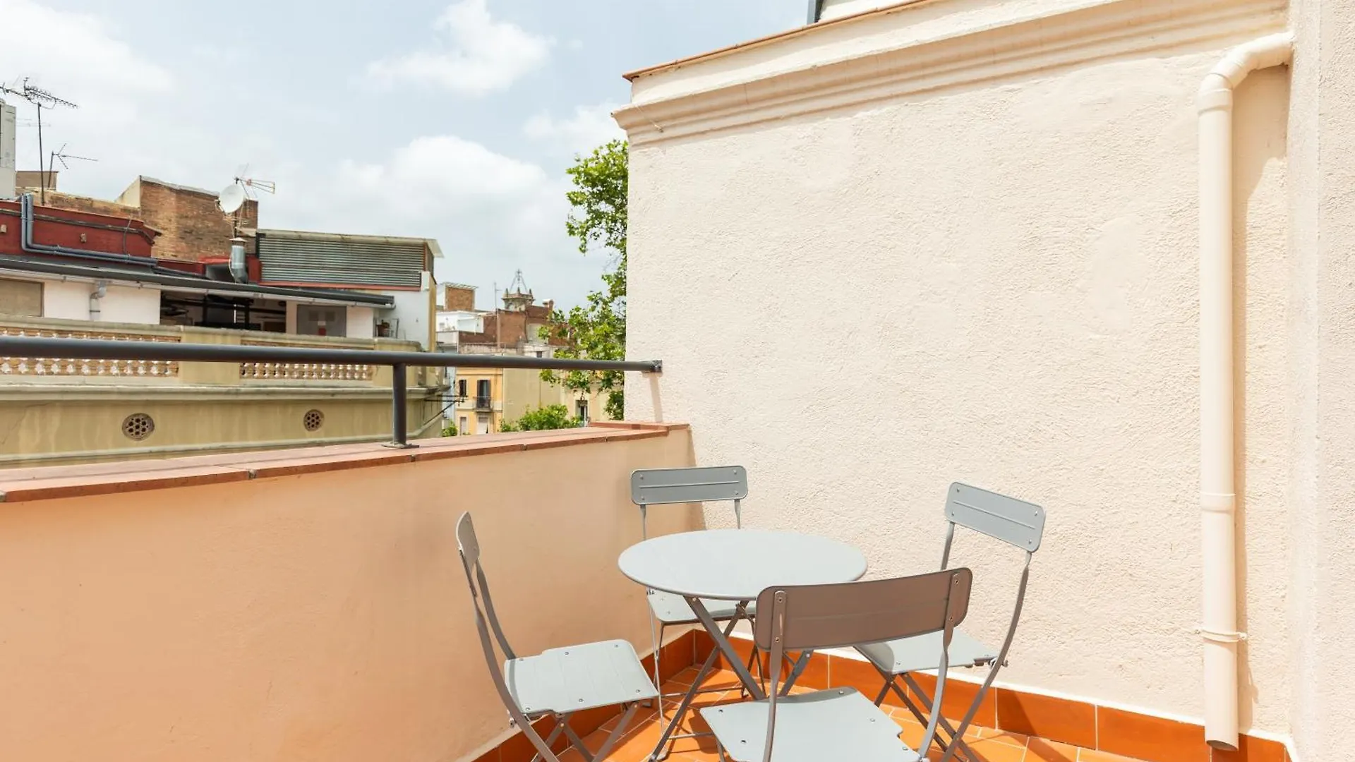 Deco Apartments Barcelona-Sants 0*, Барселона