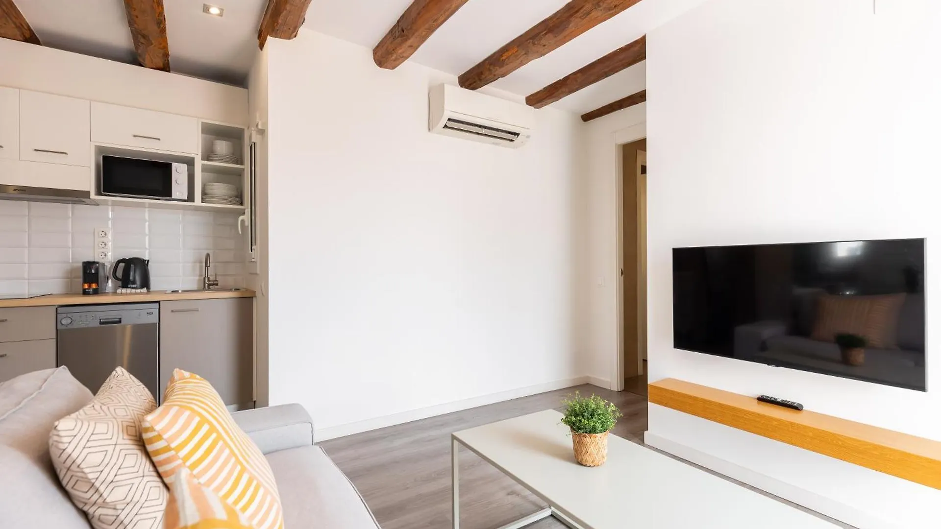 Deco Apartments Barcelona-Sants