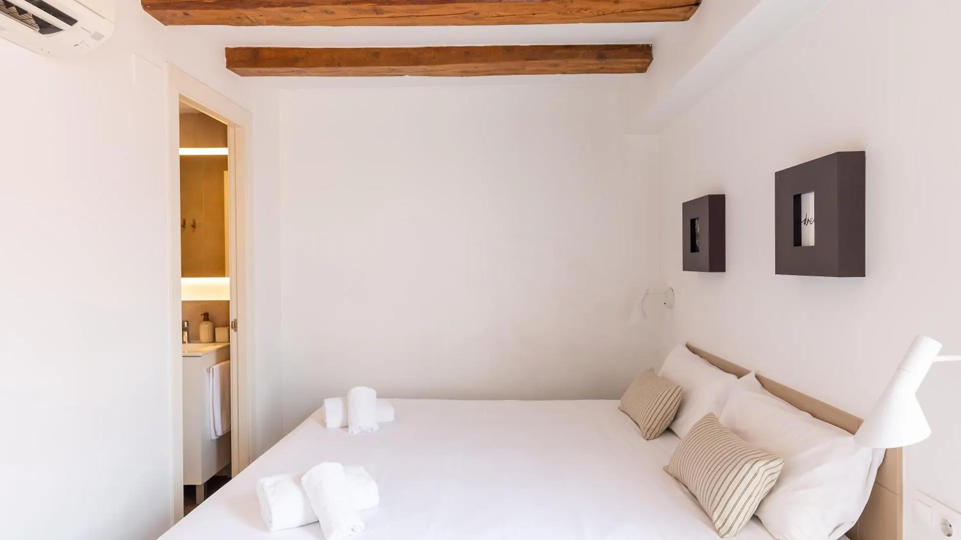 Deco Apartments Barcelona-Sants Spain
