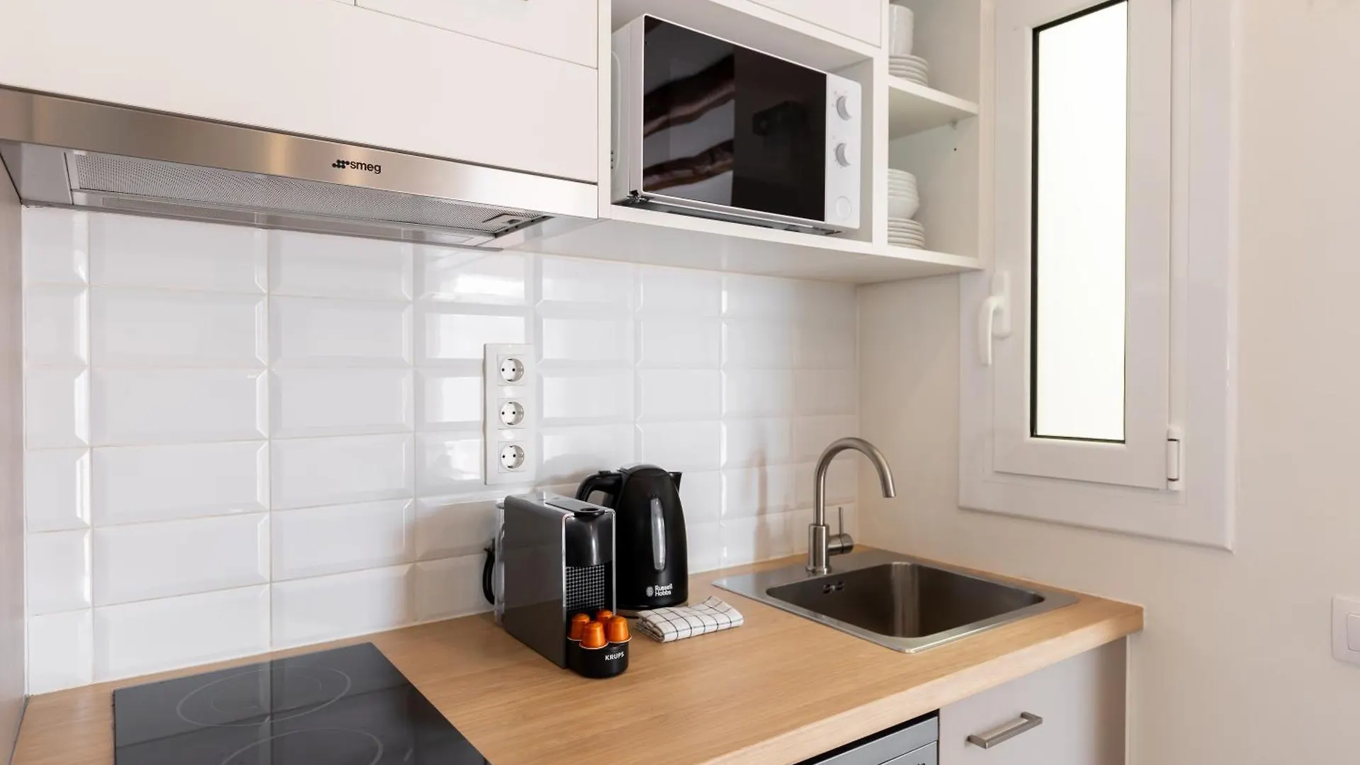 Deco Apartments Barcelona-Sants 0*, Barcelona